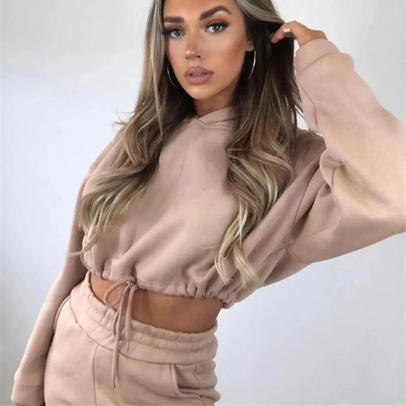 Anna Kort Trainingspak – Modebewust En Comfortabel