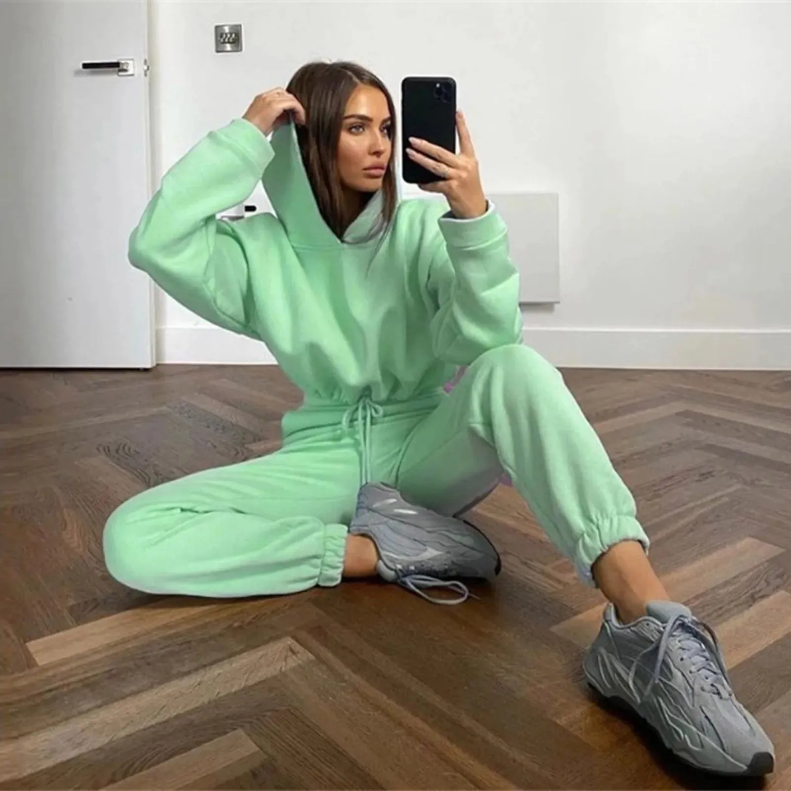 Anna Kort Trainingspak – Modebewust En Comfortabel
