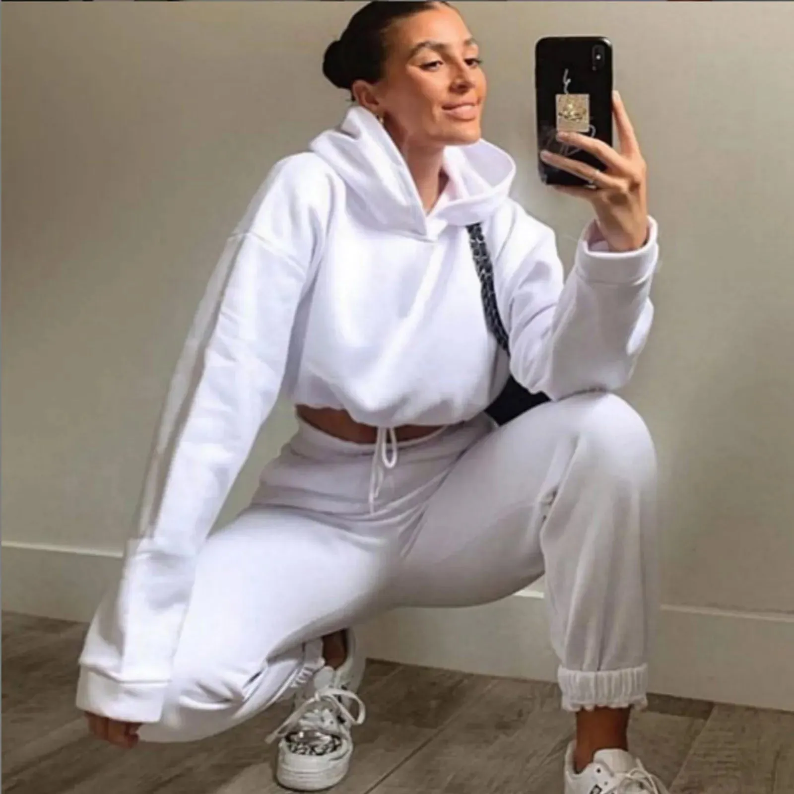 Anna Kort Trainingspak – Modebewust En Comfortabel