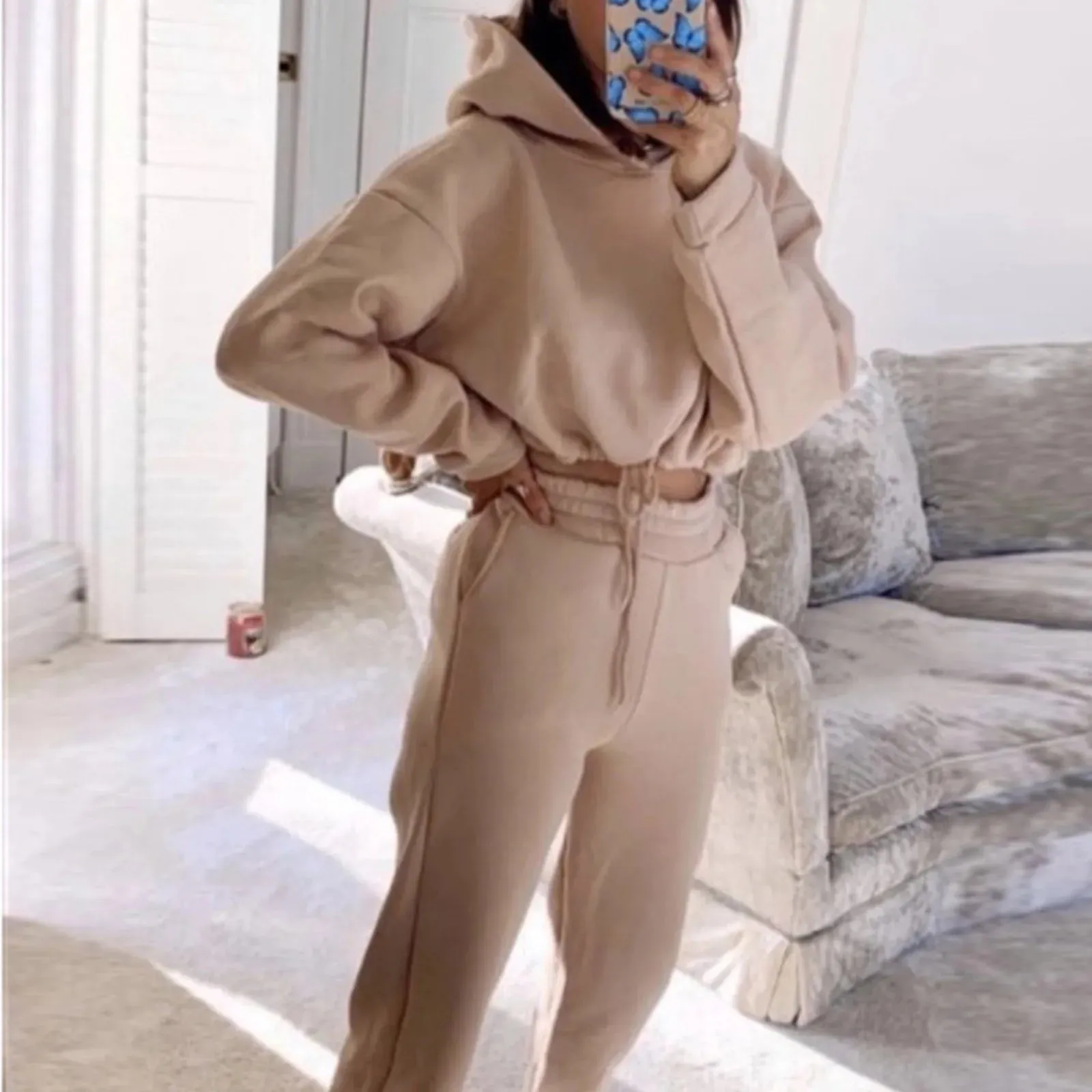Anna Kort Trainingspak – Modebewust En Comfortabel