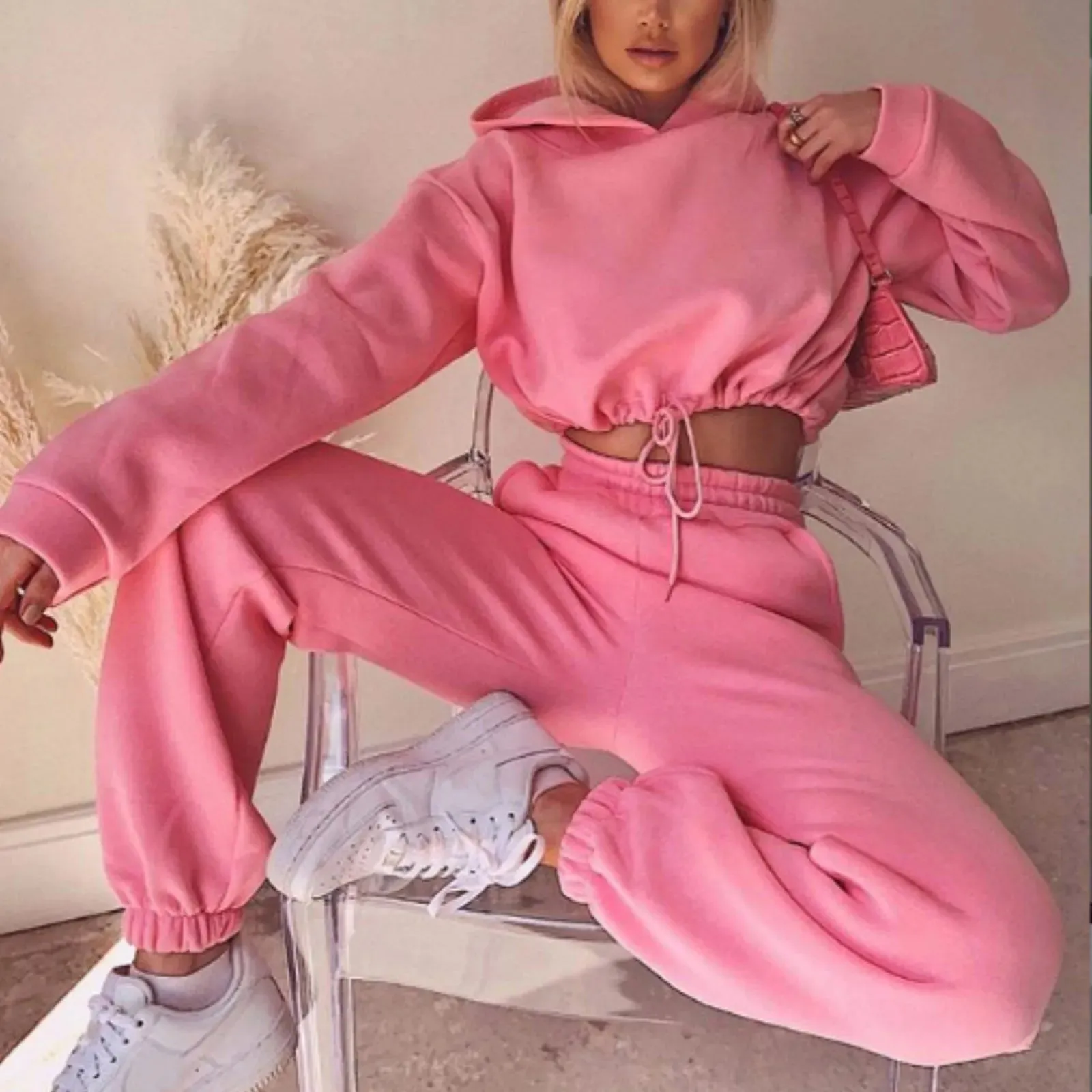 Anna Kort Trainingspak – Modebewust En Comfortabel