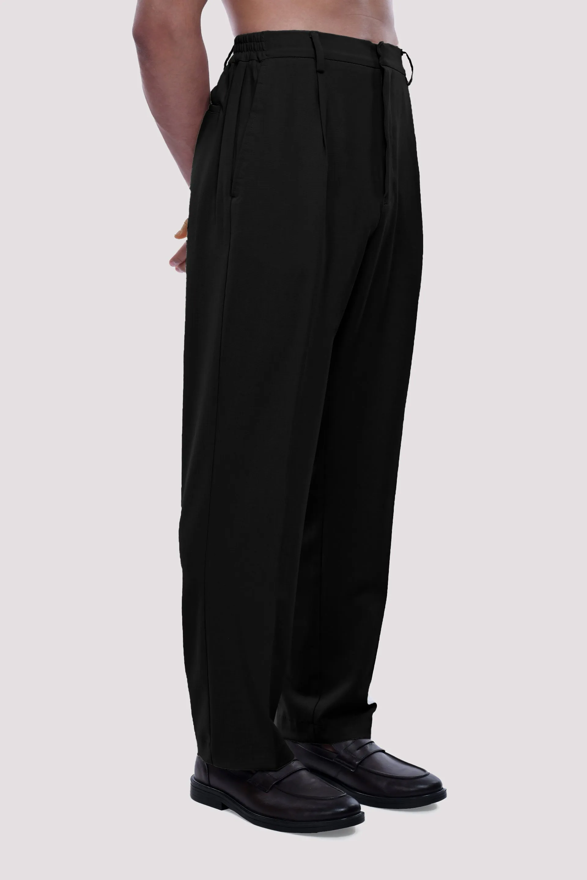 EASY IRON RELAXED TROUSERS IN BLACK
