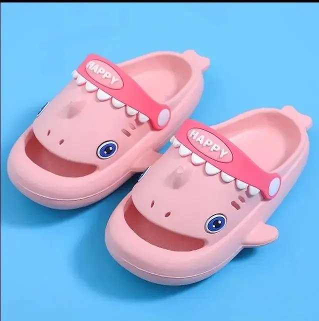 TRENDY SHARK CROCS