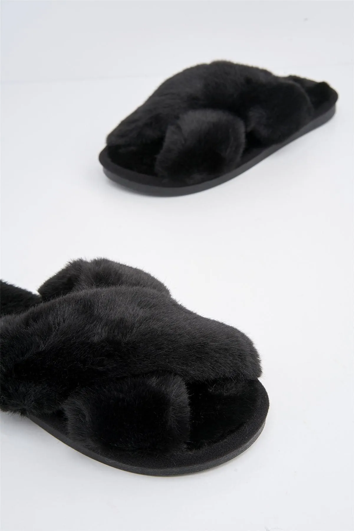 Zhuzh Fluffy Knot Slider in Black